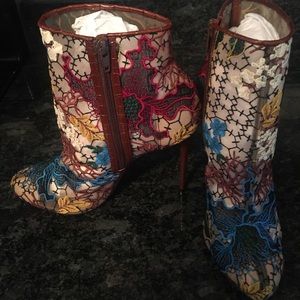 Christian Louboutin (NEW)